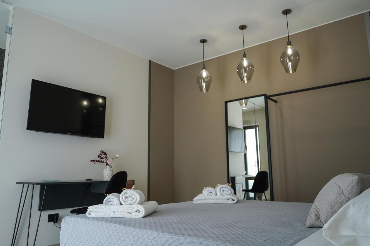 Thalassa Rooms Avola Exterior photo